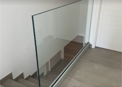 Garde-corps escalier en verre