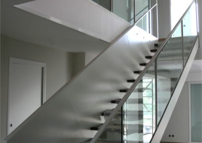 Garde-corps escalier en verre
